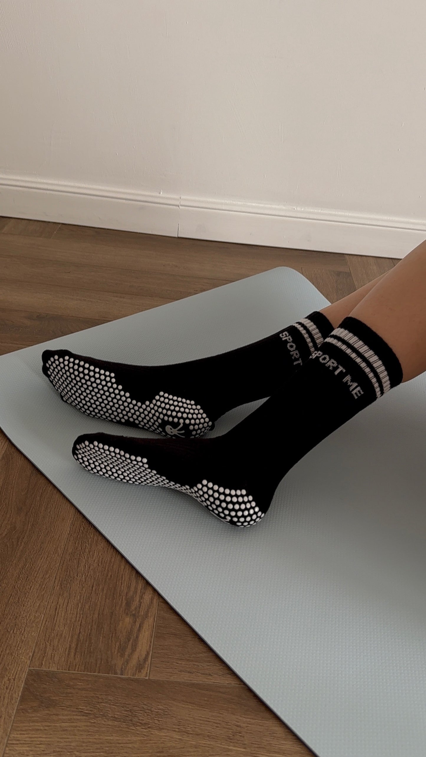 High SOX - Black and white grip -Unisex (M-L)